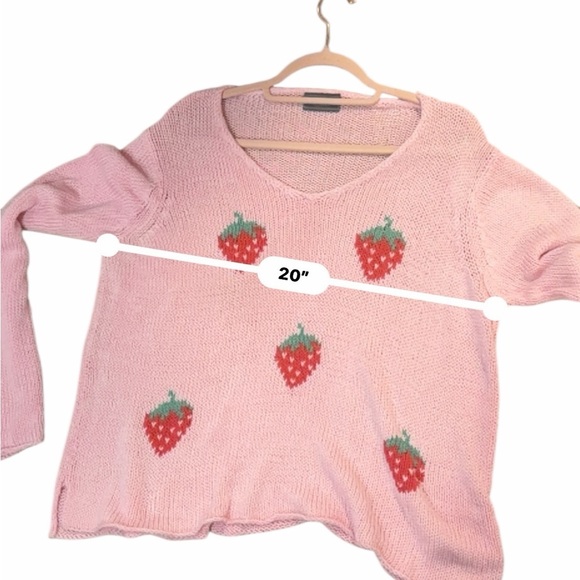 Wooden Ships Light Pink Sweater with Strawberry Motif med/large - Picture 5 of 6